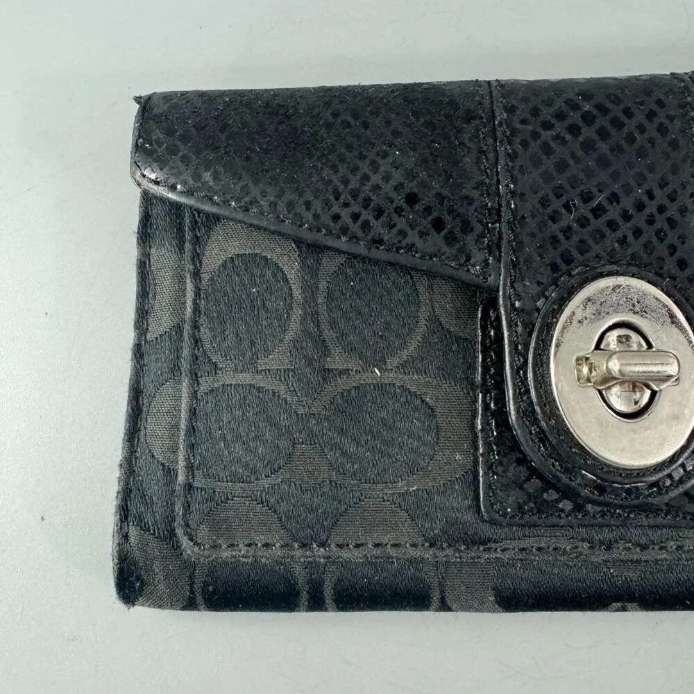 Coach Signature Black Canvas Snakeskin Printed Turn-Lock Long Wallet - Picture 2 of 13